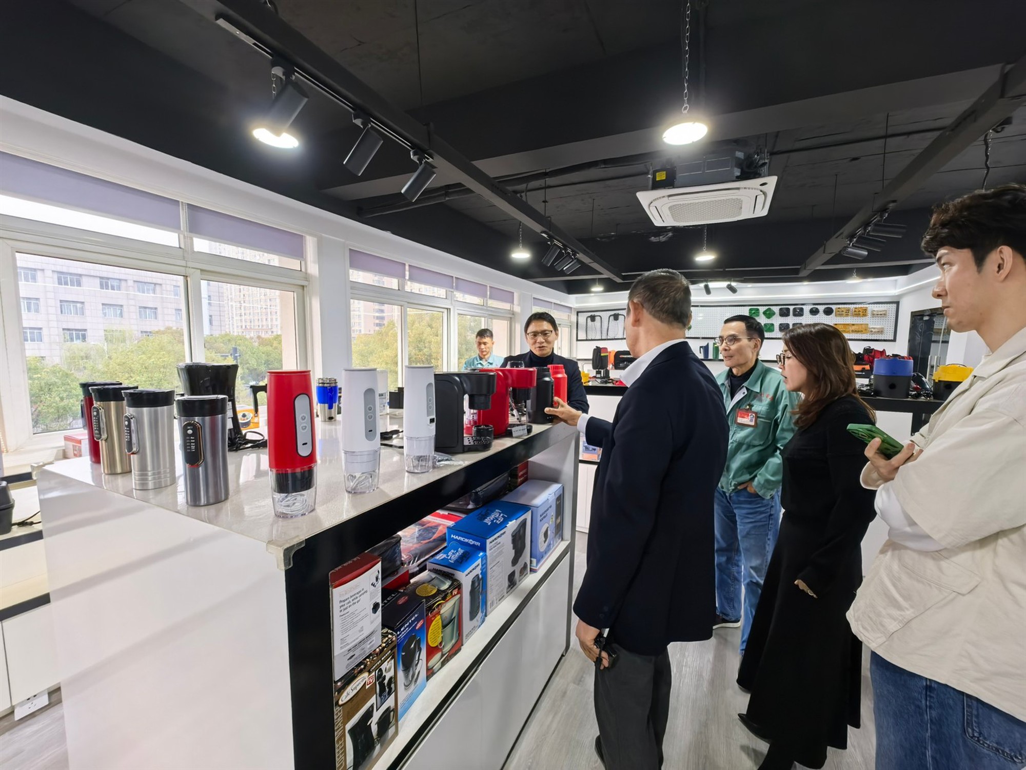 Delegation from the Japan DIY, Homecenter & Hardware Institute Visits Hangzhou Tonny Electric Delegation from the Japan DIY, Homecenter & Hardware Institute Visits Hangzhou Tonny Electric